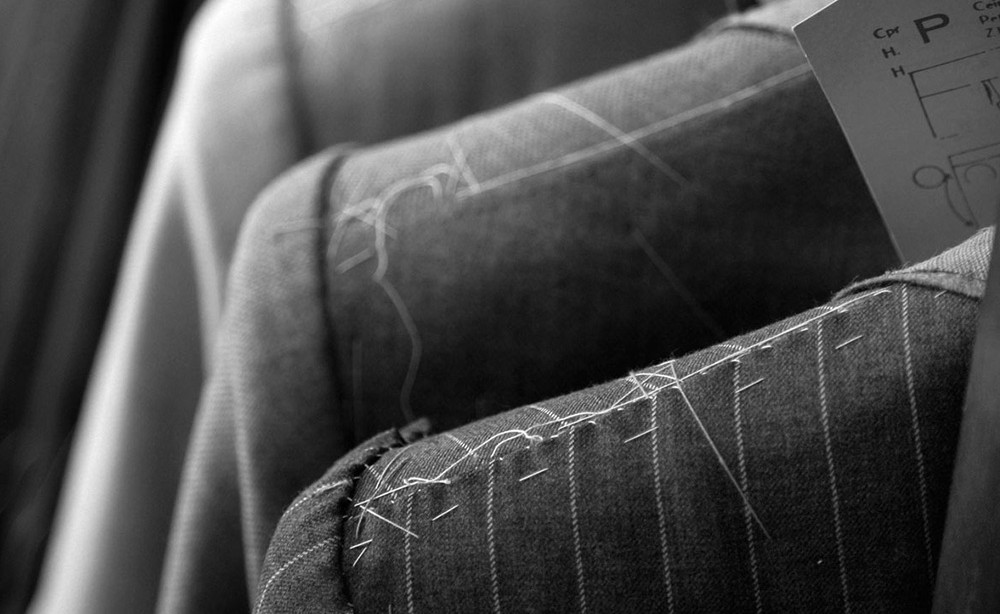 VÊTEMENTS SUR MESURE